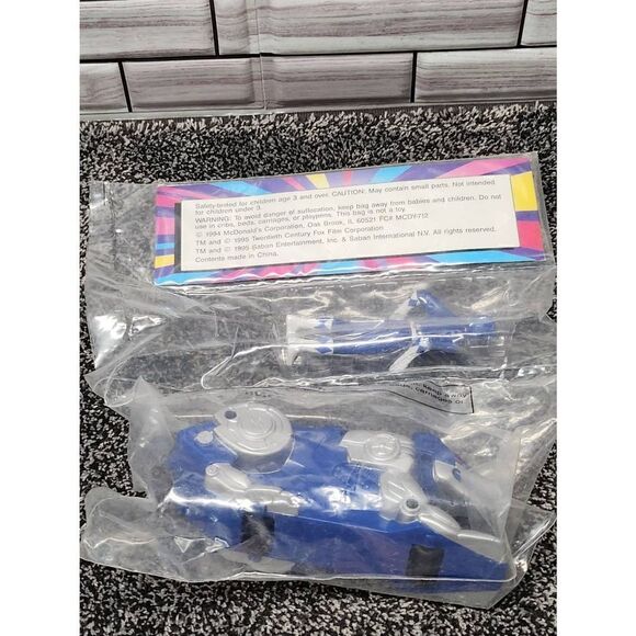 Power Rangers The Movie Blue Ranger with Wolf Ninjazord - Picture 2 of 9